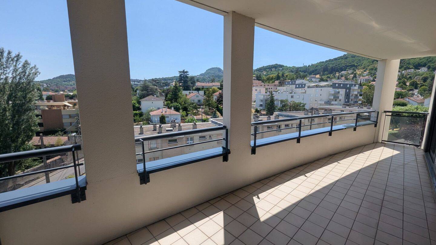 Appartement 5 pièces 101 m² · à Chamalières · 100,8 m² · 1 365 €