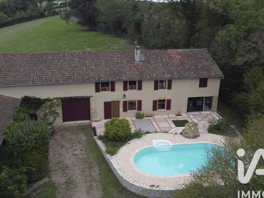 Maison à vendre 414 000 € 9 pièces 4 chambres 241 m² 9 385 m² de terrain Saint-Bonnet-de-Cray 71340