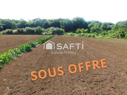 Terrain constructible à vendre 96 800 € 1 557 m² de terrain Trizay 17250