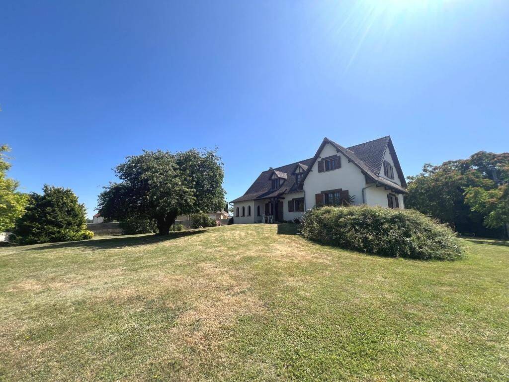 Maison 6 pièces 180 m² · à Pont-sur-Yonne · 180,3 m² · 299 990 €