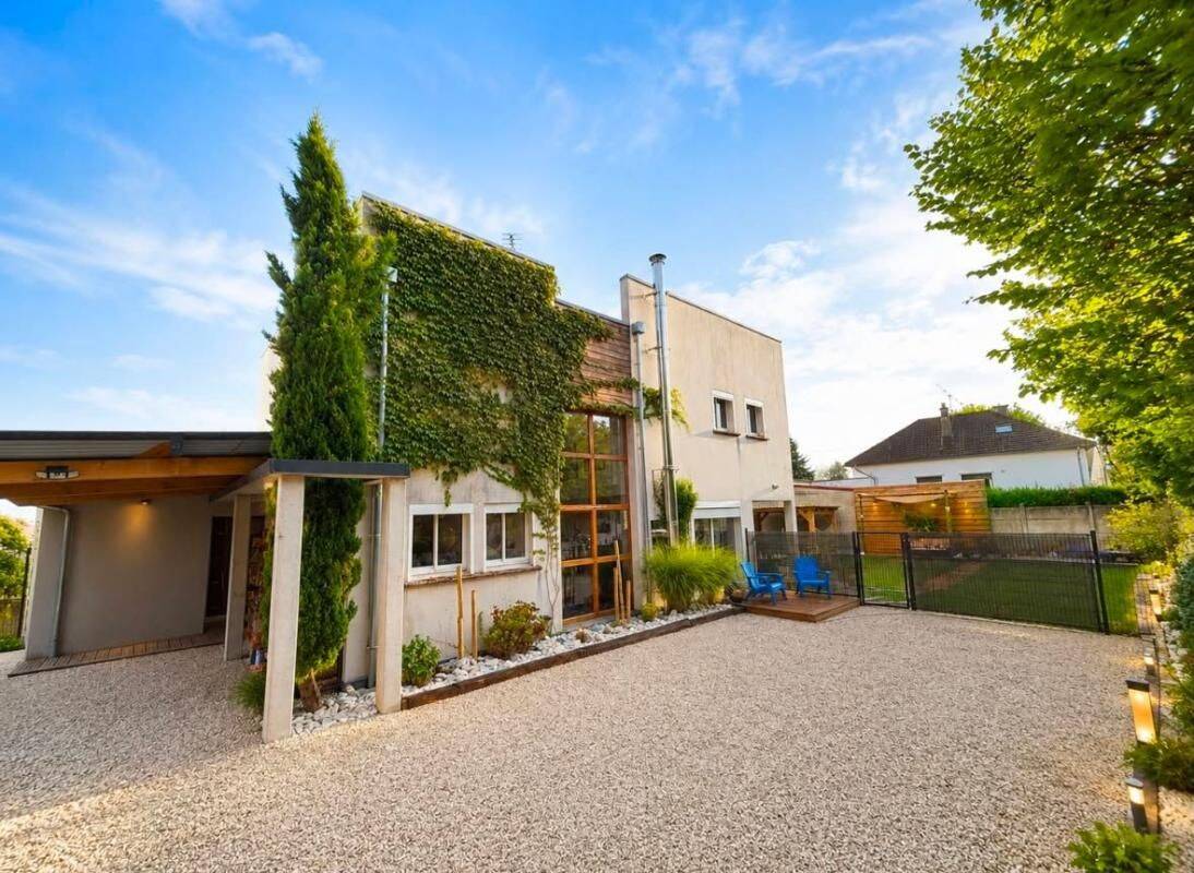 Maison 3 pièces 140 m² · à Charmes · 140 m² · 262 900 €