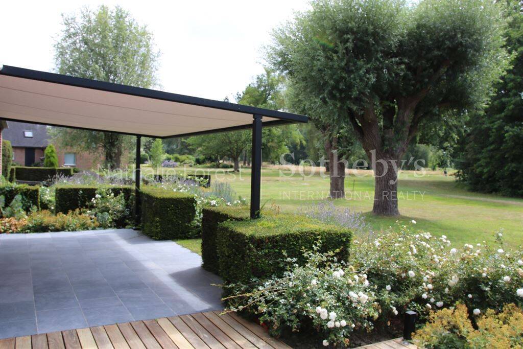 Maison 8 pièces 248 m² · à Bondues · 248 m² · 5 100 €/mois