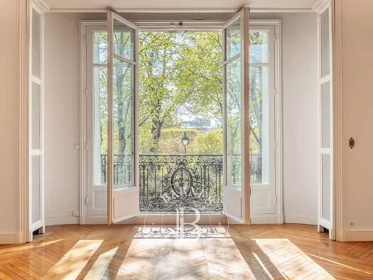 Appartement à vendre 6 000 000 € 8 pièces 4 chambres 262 m² Étage 2/4 Gros Caillou Paris 7ème arrondissement 75007