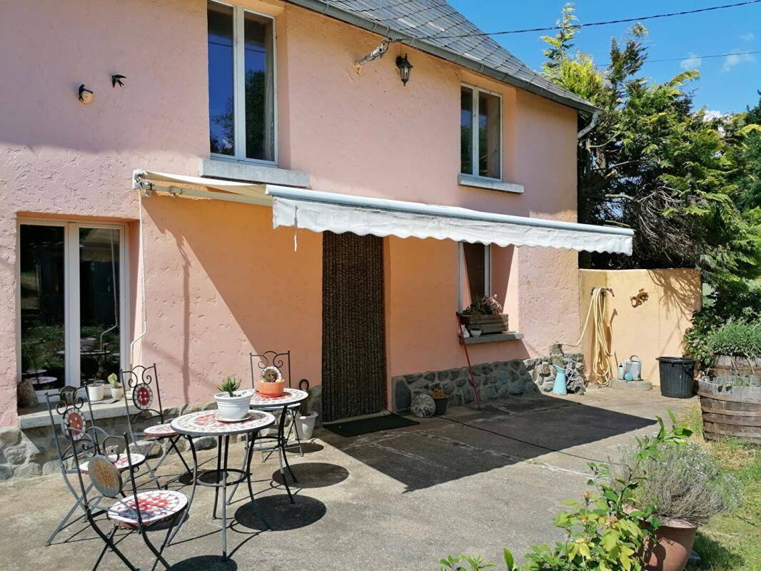 Maison 2 pièces 110 m² · à Loyat · 110 m² · 87 000 €