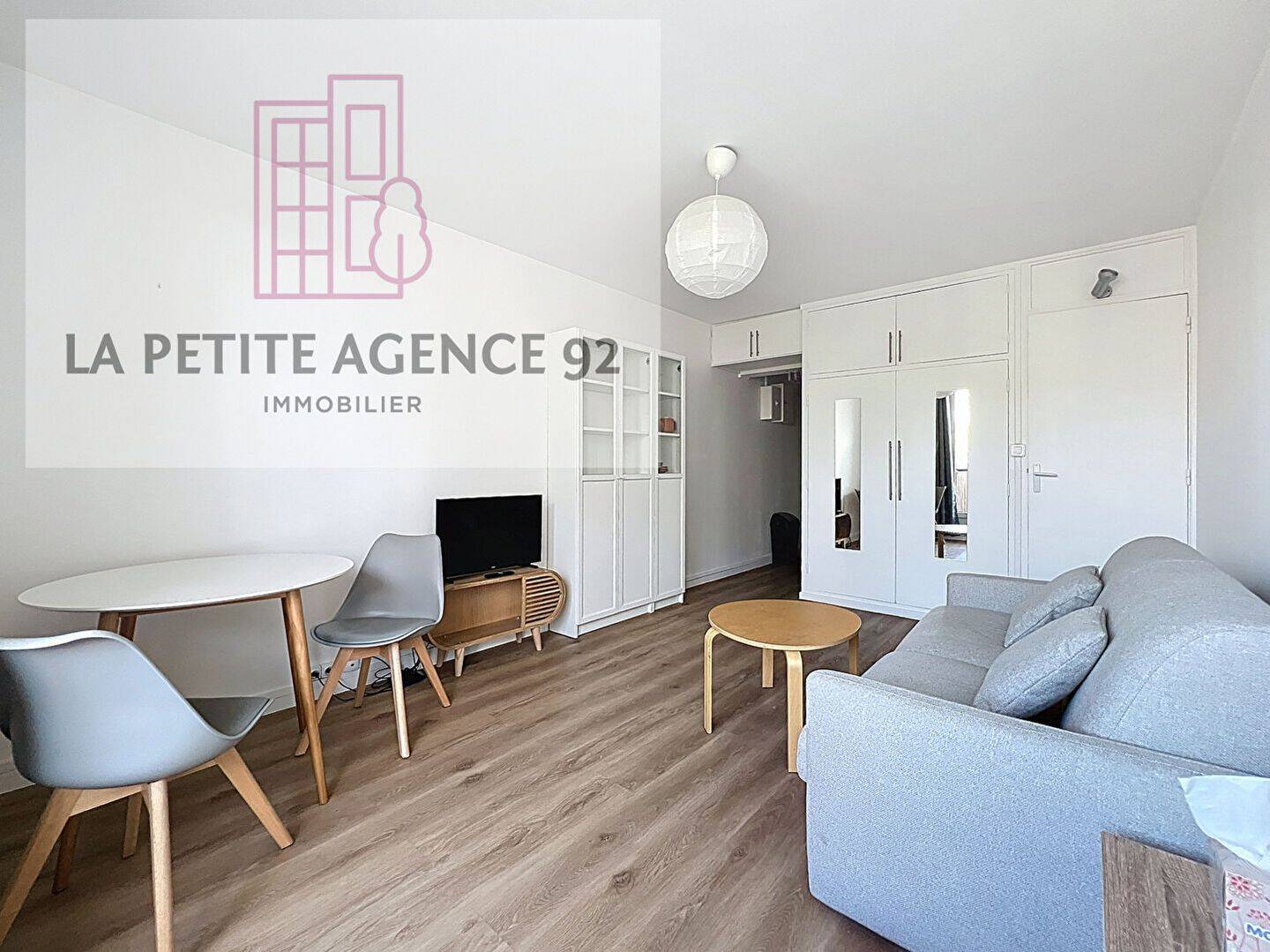 Appartement 1 pièce 23 m² · à Châtillon · 22,7 m² · 892 €