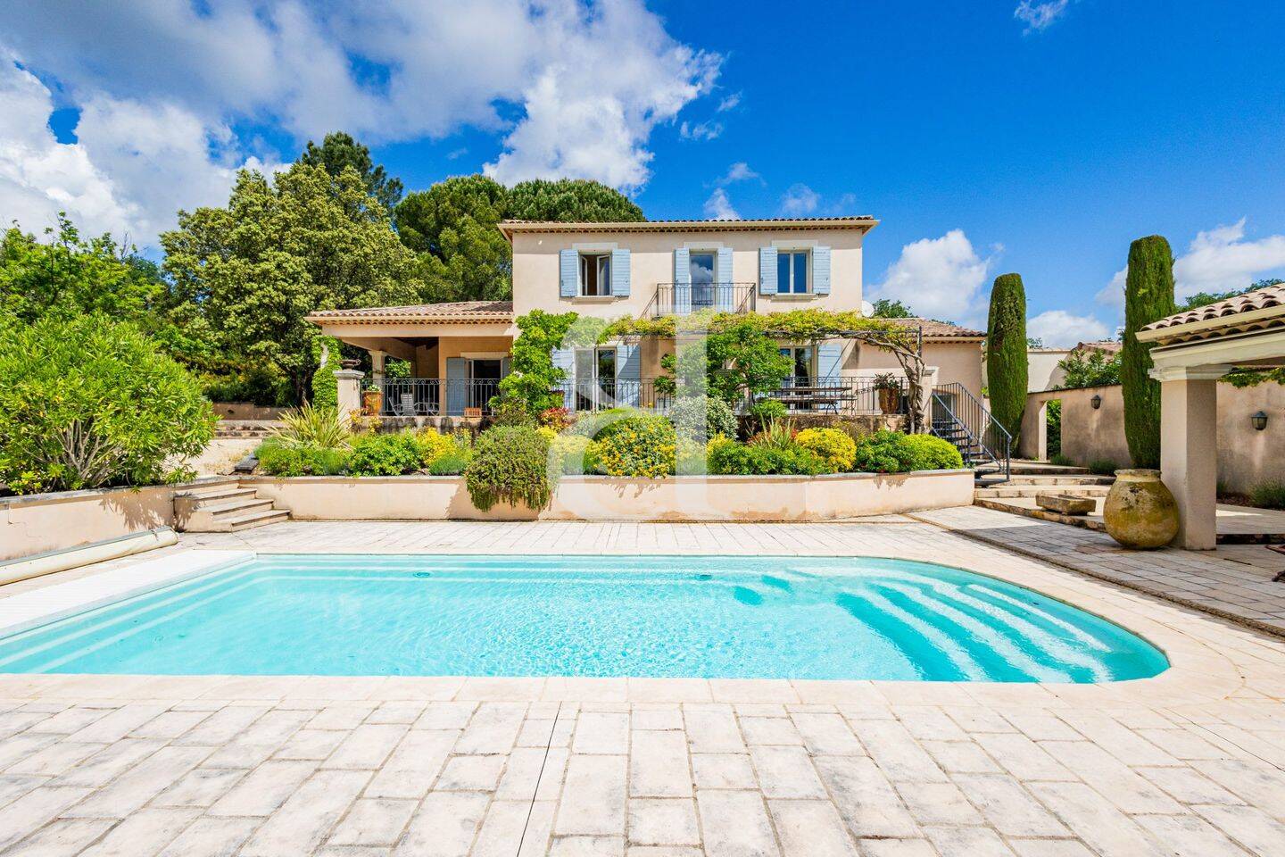 Maison 5 pièces 175 m² · à Suze-la-Rousse · 175 m² · 745 000 €