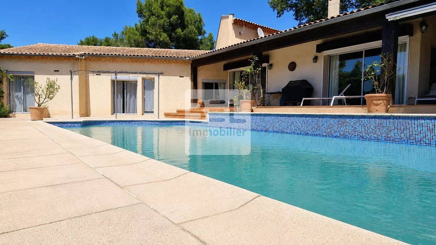 Maison 6 pièces 183 m² · à Uzès · 183 m² · 395 000 €