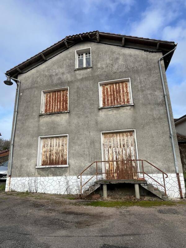 Maison 5 pièces 79 m² · à Saulgond · 79 m² · 30 000 €