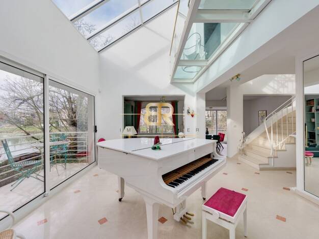 Maison à vendre 1 090 000 € 6 pièces 3 chambres 280 m² 305 m² de terrain Coteaux Chennevières-sur-Marne 94430