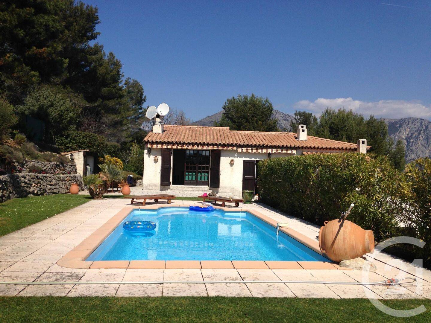 Appartement 5 pièces 144 m² · à Levens · 144 m² · 2 200 €