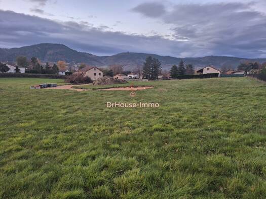 Terrain constructible viabilisé à vendre 125 000 € 854 m² de terrain Bas-en-Basset 43210