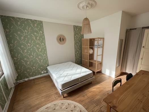 Appartement à louer 479 € 1 pièce 20 m² Étage 1/3 disponible dès maintenant Centre Ville Niort 79000