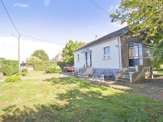 Maison à vendre 163 500 € 3 pièces 2 chambres 70 m² 1 054 m² de terrain Mauriac 15200