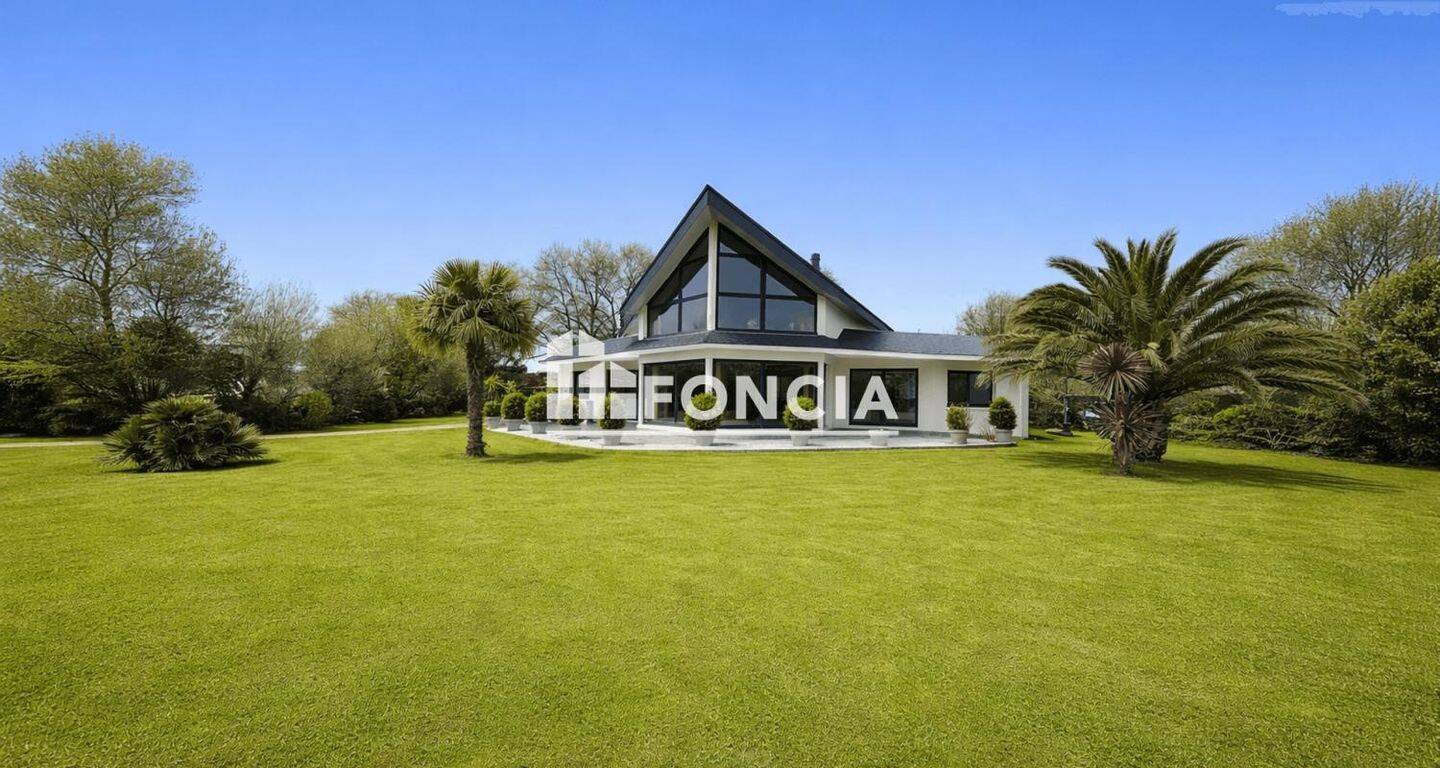 Maison 6 pièces 207 m² · à Milizac-Guipronvel · 207 m² · 498 500 €