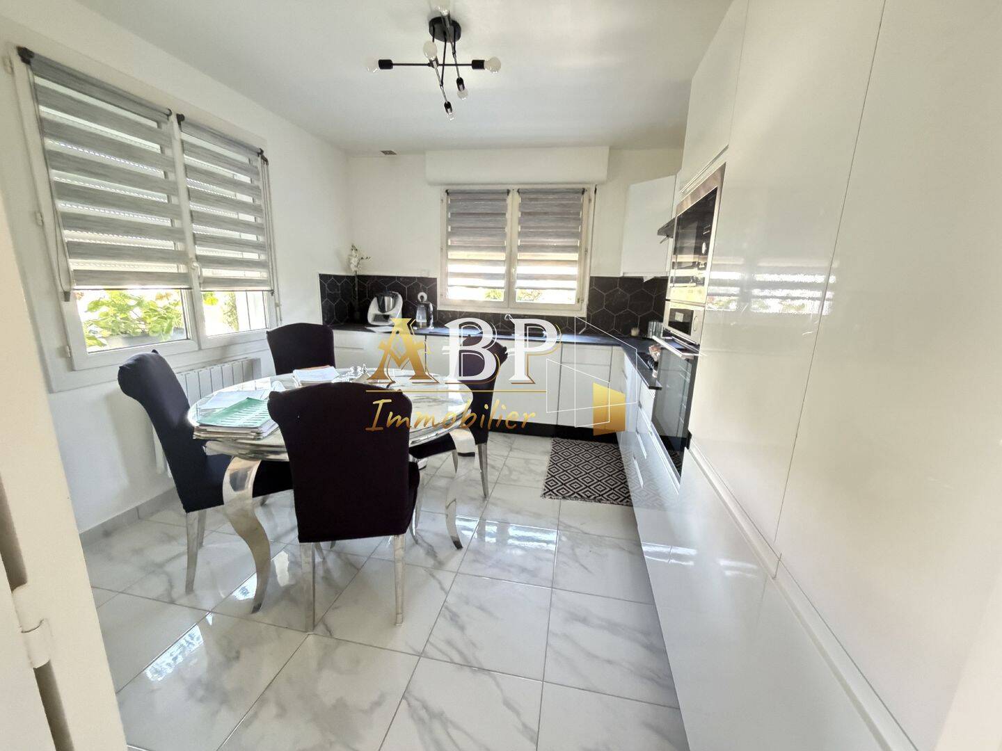 Maison 6 pièces 147 m² · à Châteaudun · 146,6 m² · 197 000 €