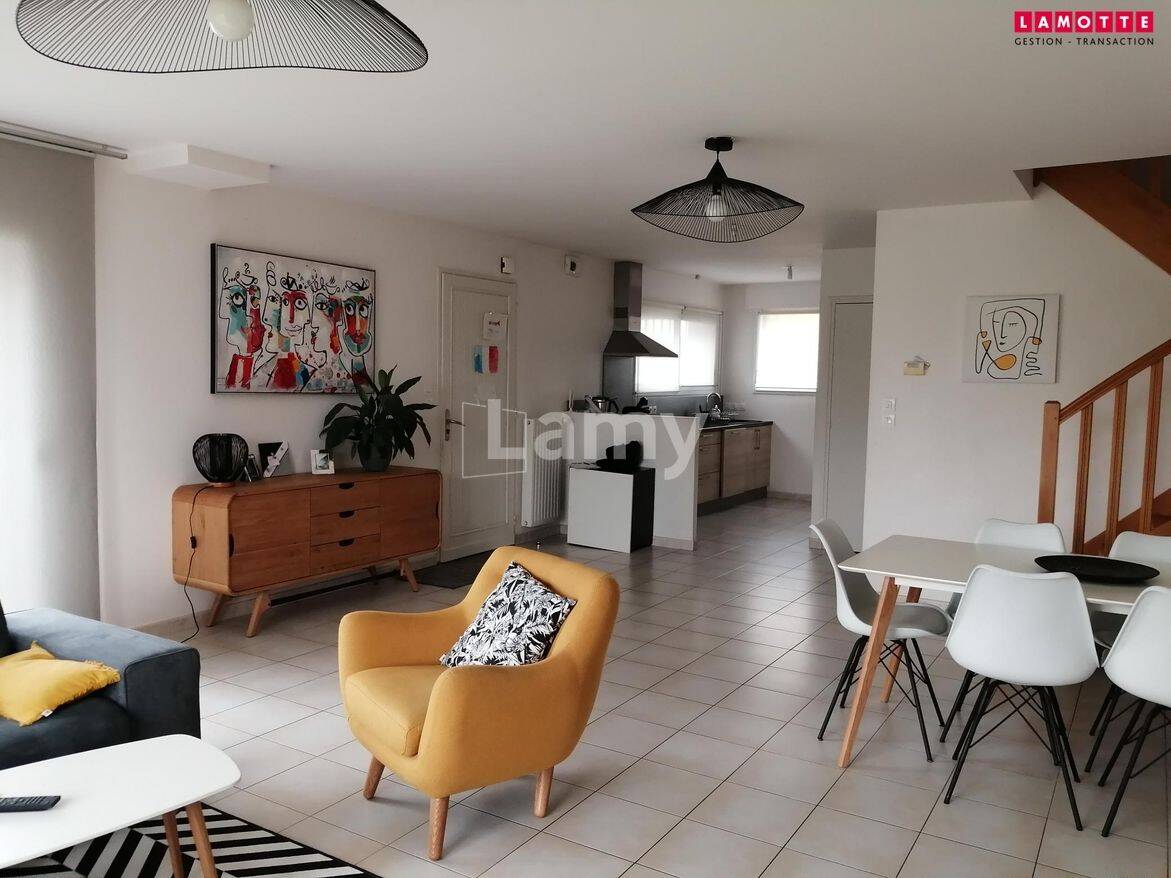 Maison 5 pièces 118 m² · à Saint-Grégoire · 117,6 m² · 1 083 €/mois