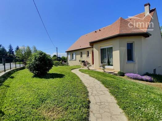 Maison de plain-pied à vendre 250 000 € 5 pièces 2 chambres 117 m² 930 m² de terrain Onzain 41150