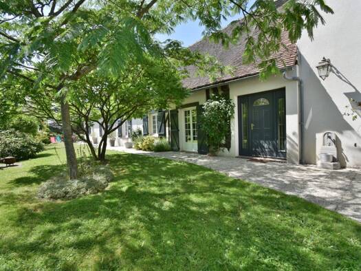 Maison à vendre 496 000 € 10 pièces 6 chambres 235 m² 5 800 m² de terrain Frazé 28160