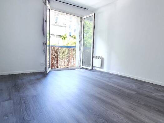 Appartement à louer 285 € 1 pièce 17 m² Étage 2/3 Amphitheatre Rodez 12000