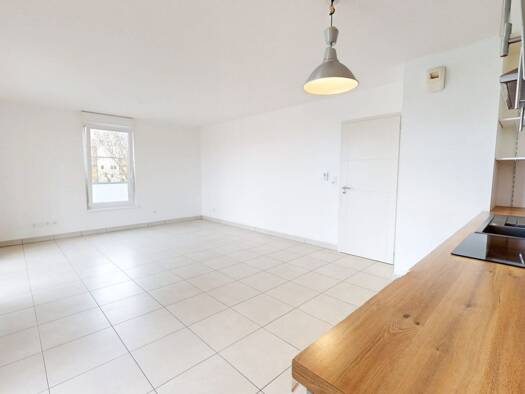 Appartement à vendre 267 120 € 4 pièces 1 chambre 78,2 m² Étage 3/6 Sud Ostwald 67540