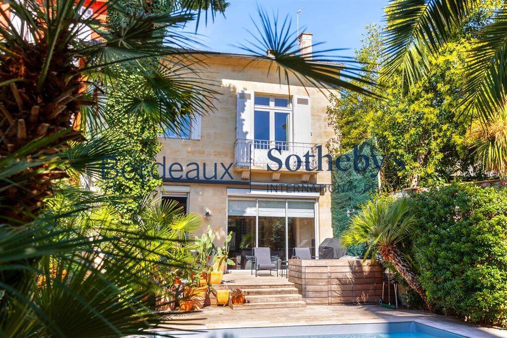 Maison 9 pièces 245 m² · à Bordeaux · 245 m² · 1 650 000 €