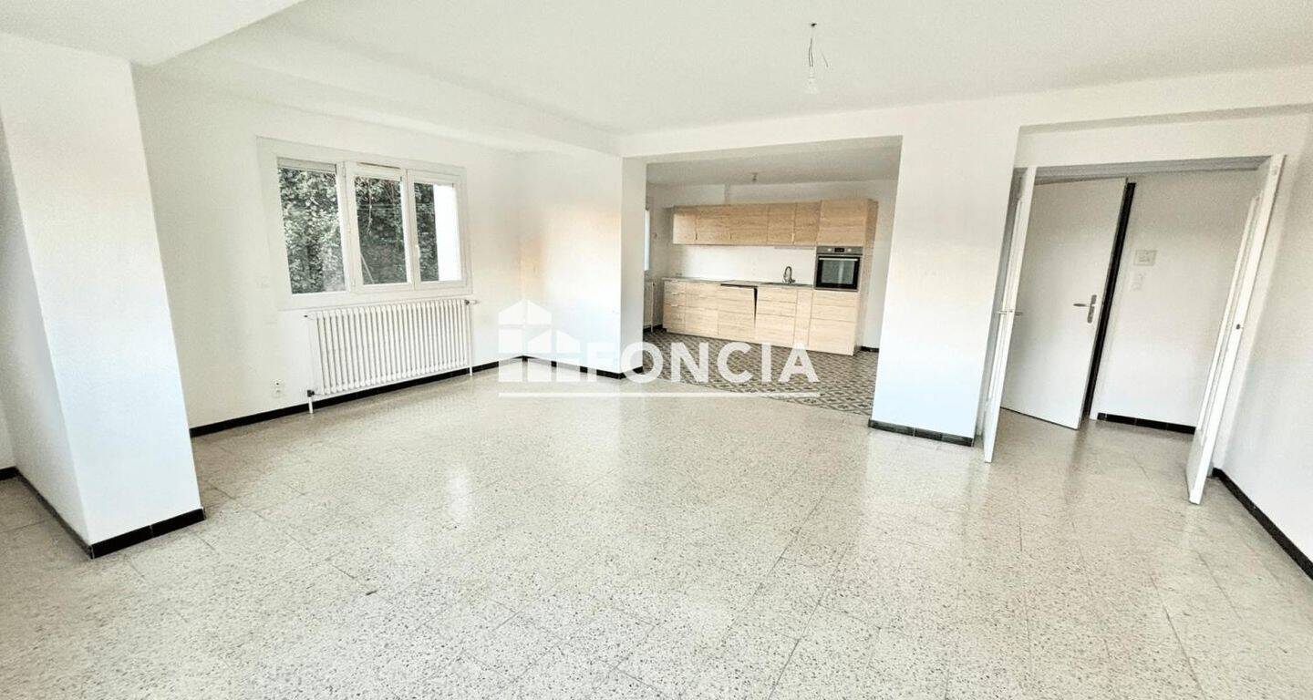 Appartement 5 pièces 125 m² · à Tournon-sur-Rhône · 125,4 m² · 956 €