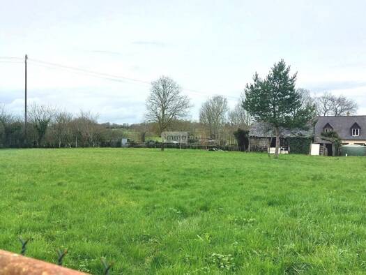 Terrain constructible viabilisé à vendre 86 000 € 1 958 m² de terrain Tresbœuf 35320