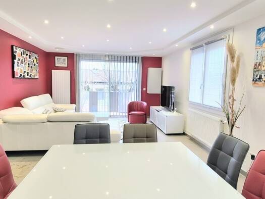 Maison à vendre 298 000 € 6 pièces 3 chambres 154 m² 440 m² de terrain Le Pontet Riorges 42153