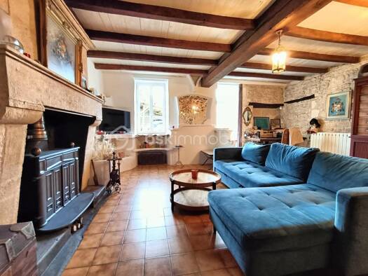 Maison de plain-pied à vendre 164 000 € 2 pièces 1 chambre 77 m² 621 m² de terrain Saint-Porchaire 17250