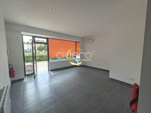 Espace bureau à louer 1 200 € 74 m² de bureaux divisible jusqu'à 74 m² Hôtel de Ville Vichy 03200