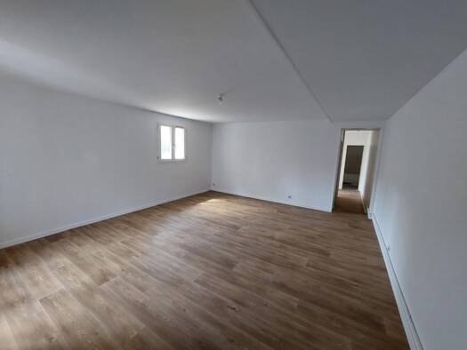 Appartement à louer 680 € 3 pièces 2 chambres 60 m² Étage 3/3 Centre Ville Dieppe 76200