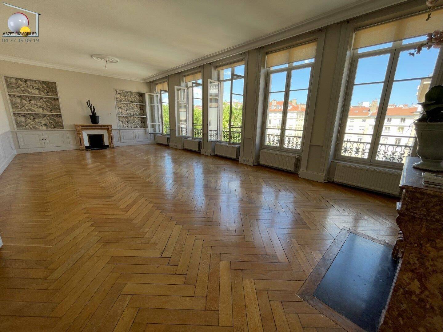 Appartement 9 pièces 291 m² · à Saint-Étienne · 291 m² · 325 000 €