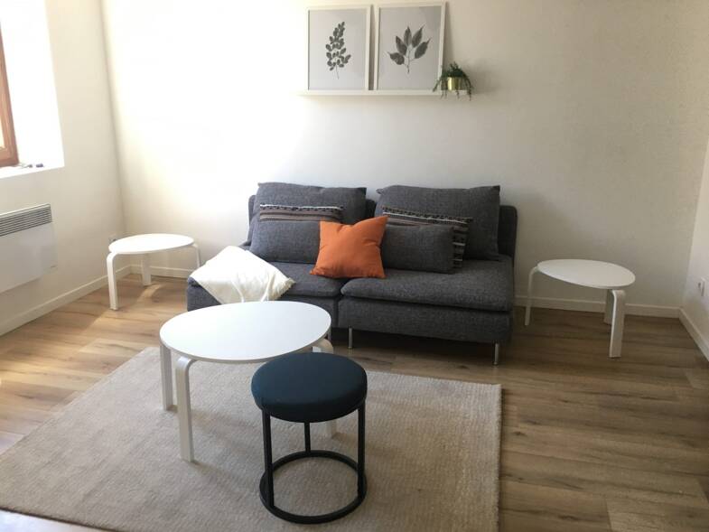 Appartement à louer 1 236 € 3 pièces 2 chambres 63 m² Étage 4/5 Le Roucas Blanc Marseille 1er 13001