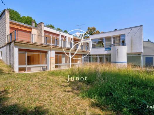 Maison de plain-pied à vendre 1 450 000 € 11 pièces 4 chambres 313,8 m² 1 935 m² de terrain Gressets-Centre-Garenne-Bechevet La Celle-Saint-Cloud 78170