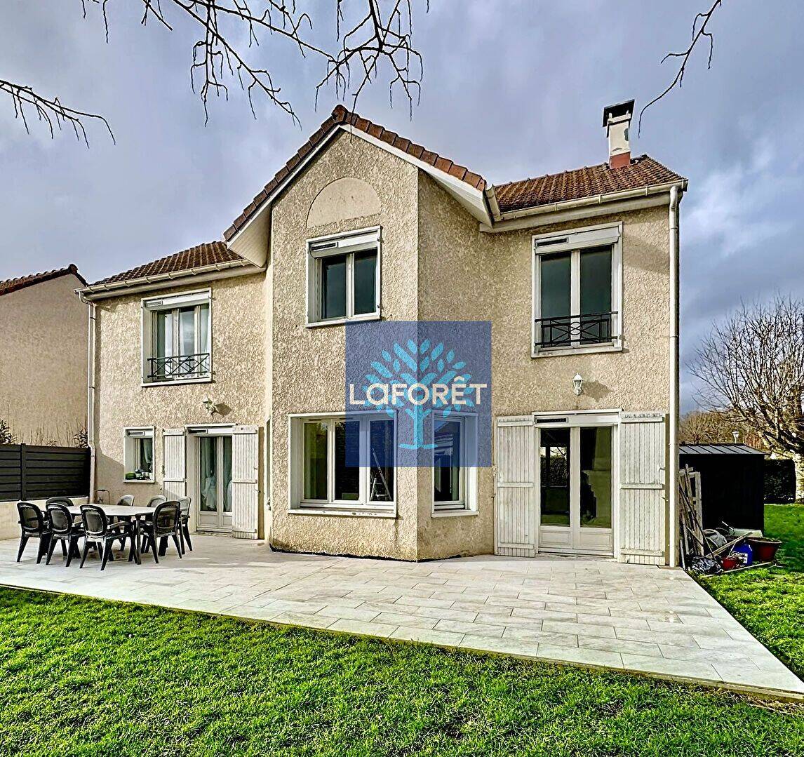 Maison 6 pièces 140 m² · à Brétigny-sur-Orge · 140 m² · 1 890 €/mois