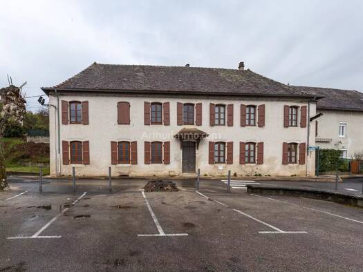 Immeuble à vendre 240 000 € 329 m² Les Avenières Veyrins-Thuellin 38630