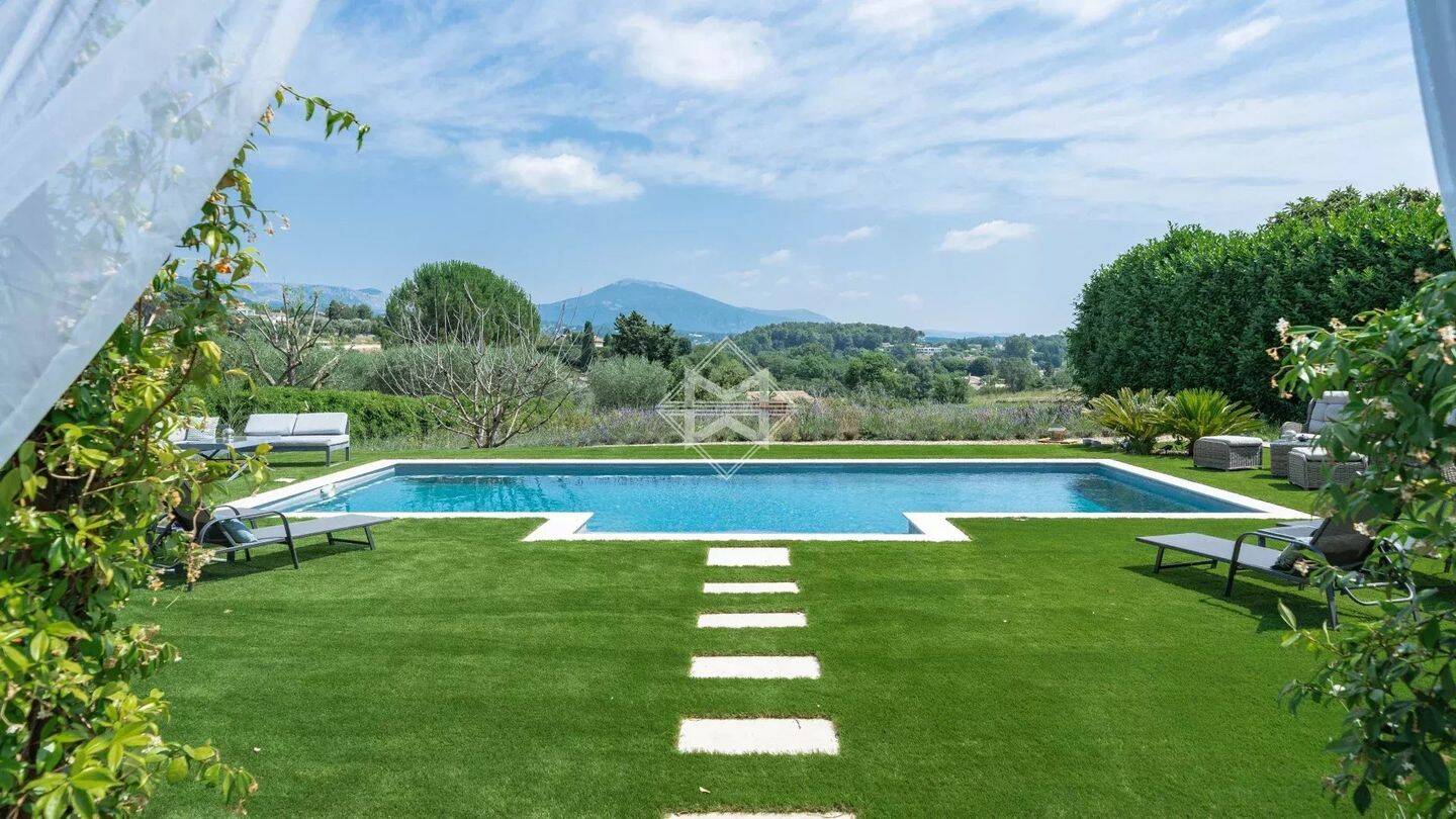 Maison 10 pièces 300 m² · à Grasse · 300 m² · 1 890 000 €