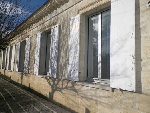 Maison de plain-pied à vendre 319 000 € 5 pièces 3 chambres 140 m² 280 m² de terrain Portets 33640