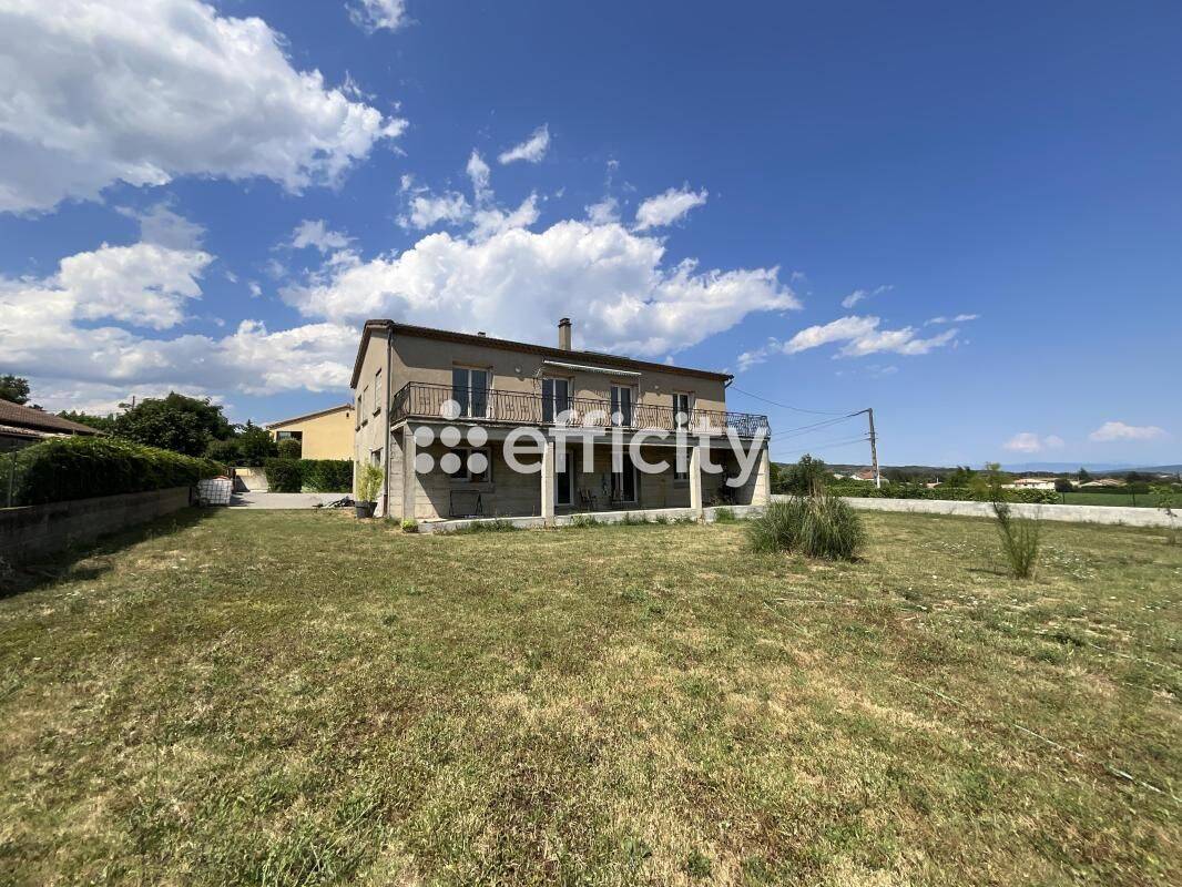 Maison 12 pièces 235 m² · à Chomérac · 235 m² · 410 000 €