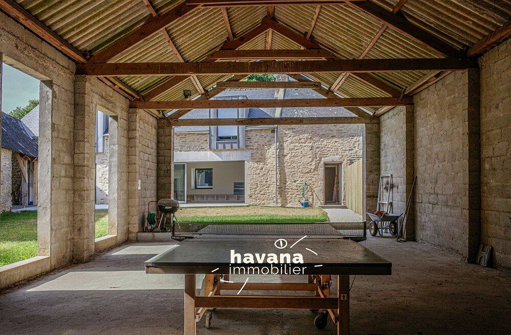 Maison 12 pièces 243 m² · à Theix-Noyalo · 243 m² · 899 000 €
