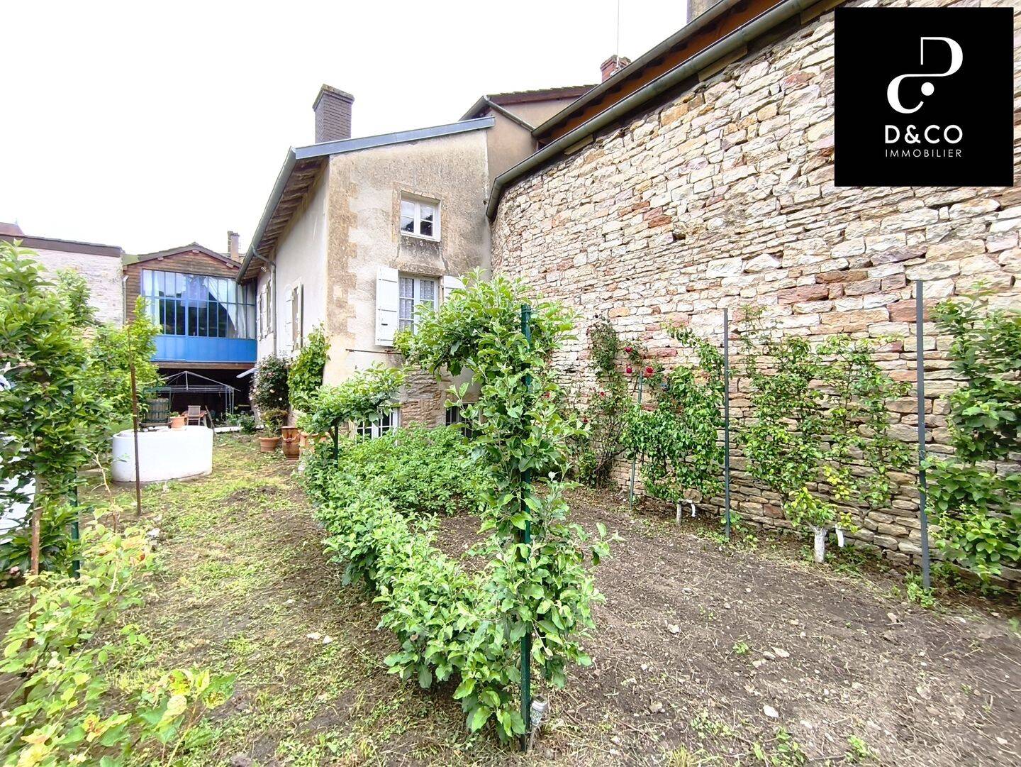 Maison 8 pièces 140 m² · à Lugny · 140 m² · 294 000 €
