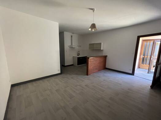 Appartement à louer 320 € 3 pièces 1 chambre 42,9 m² RDC Boën-sur-Lignon 42130