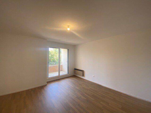 Appartement 2 pièces 46 m² · à Saint-Genis-Laval · 46 m² · 700 €