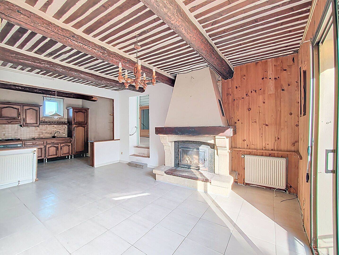 Maison 5 pièces 160 m² · à Eyguières · 160 m² · 349 000 €