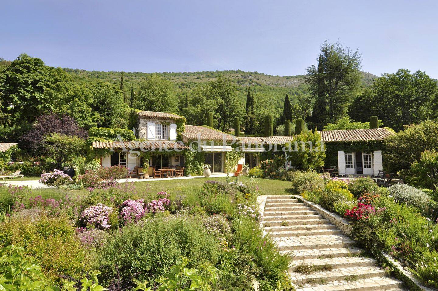 Maison 7 pièces 284 m² · à Saint-Vallier-de-Thiey · 284,4 m² · 980 000 €