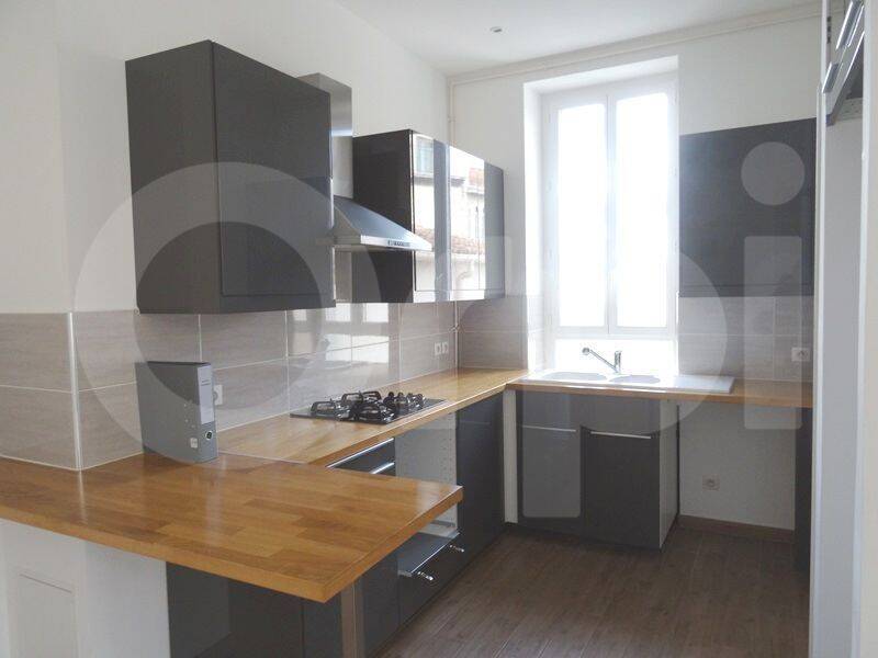 Maison 5 pièces 104 m² · à Marseille 6ème Arrondissement · 104,3 m² · 1 790 €