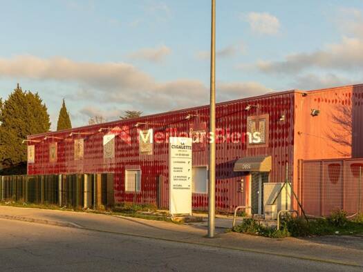 Local commercial à vendre 2 358 400 € 2 900 m² de surface de vente Fontcouverte Avignon 84000