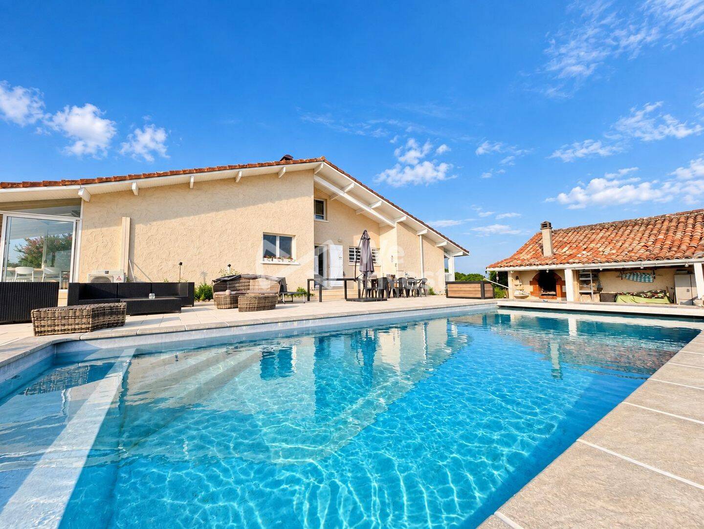 Maison 7 pièces 240 m² · à Gamarde-les-Bains · 240 m² · 495 000 €