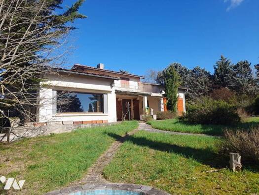 Maison à vendre 238 000 € 6 pièces 3 chambres 168 m² 2 660 m² de terrain Auch 32000