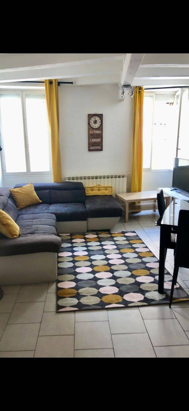 Appartement 6 pièces 110 m² · à Nîmes · 110 m² · 1 327 €